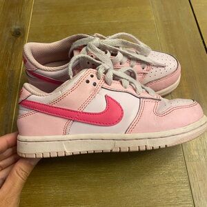 Triple pink Nike dunks toddler